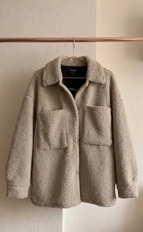 Ветровка меховая PULL&BEAR 1