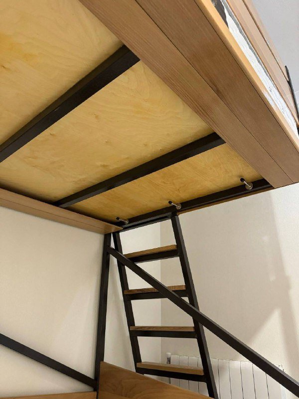 Двухъярусная кровать с матрасами 4