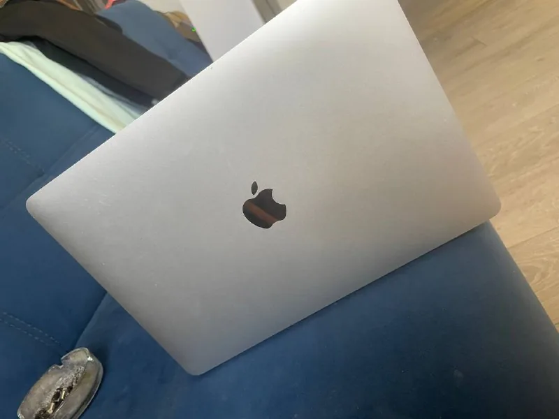 MacBook Pro 13 1