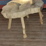 Журнальный столик из дерева 2