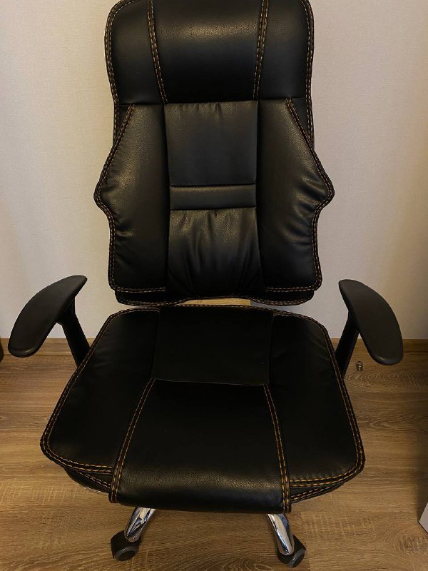 Стол, кожаный стул без подъёмного механизма 2