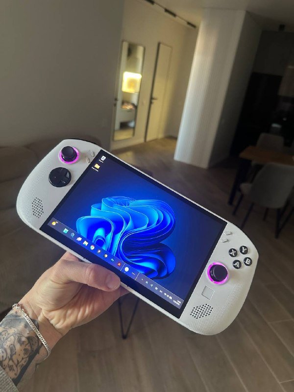 Lenovo Legion Go S игровое портативное устройство 32GB RAM 1TB SSD