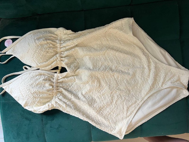 купальник XL, пазл, L-Карнитин, лак, бижутерия, маска для лица 1