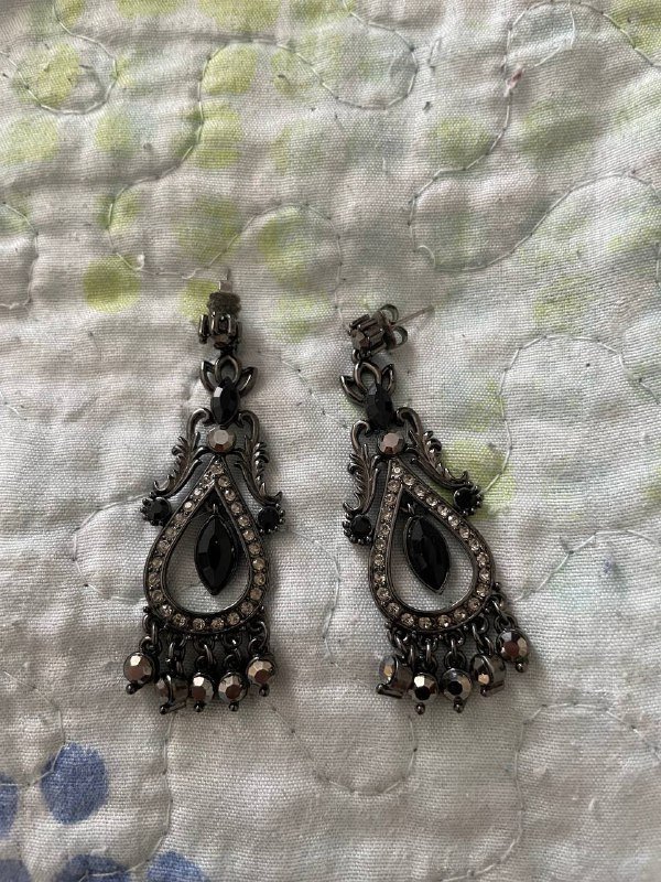 Серьги, топ H&M, 2 платья, платок Zara