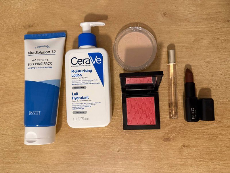 Крем CeraVe, маска Jigott, пудра Летуаль, помада Kiko, духи Zara, румяна Mesauda