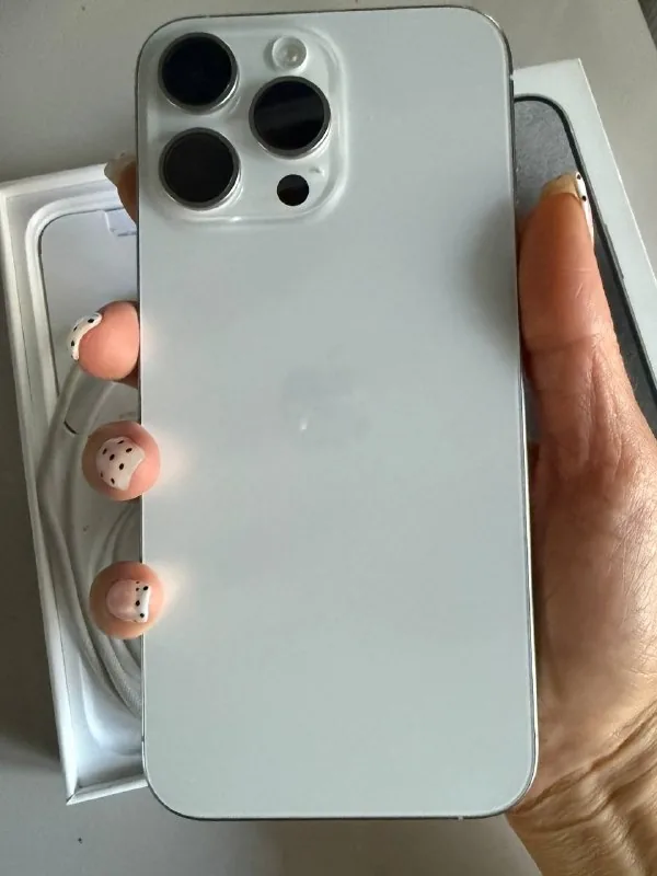 iPhone 15 Pro Max 256 ГБ 1