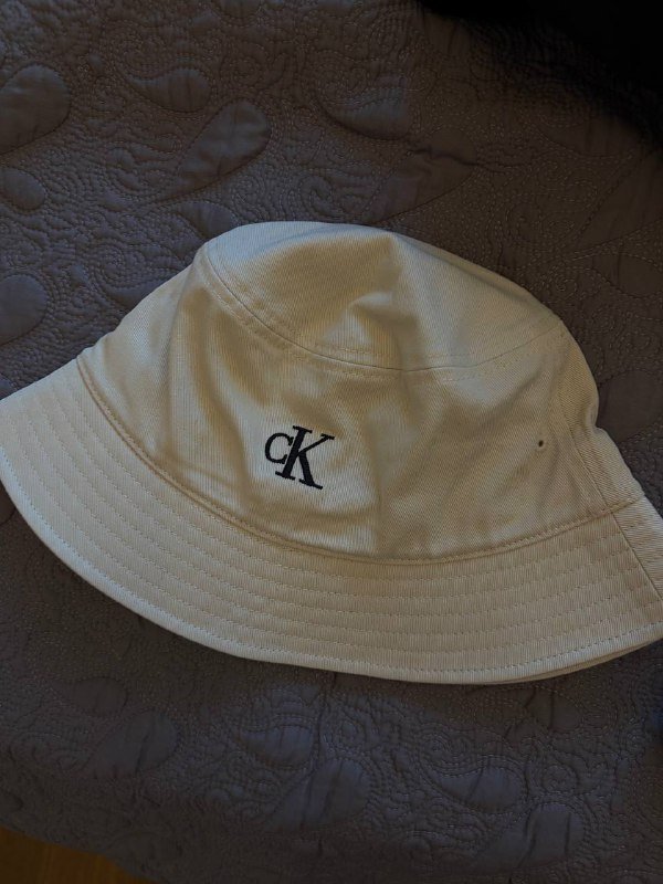 Панамки Calvin Klein, Adidas 7