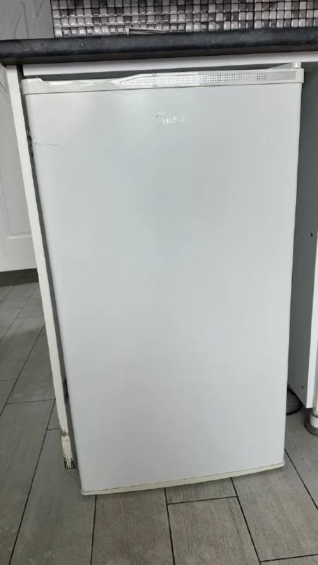 Холодильник Midea 1