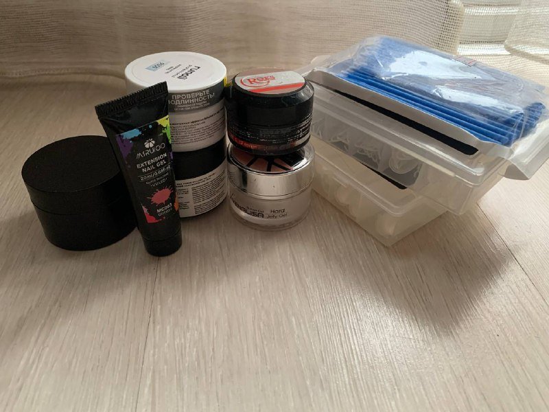 Набор для маникюра: формы, гель, полигель, втирка 2