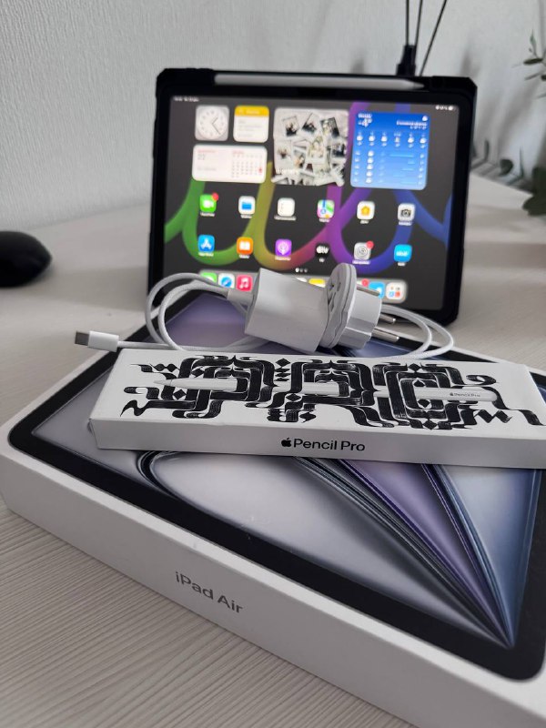 iPad Air 11, Apple Pencil Pro 3