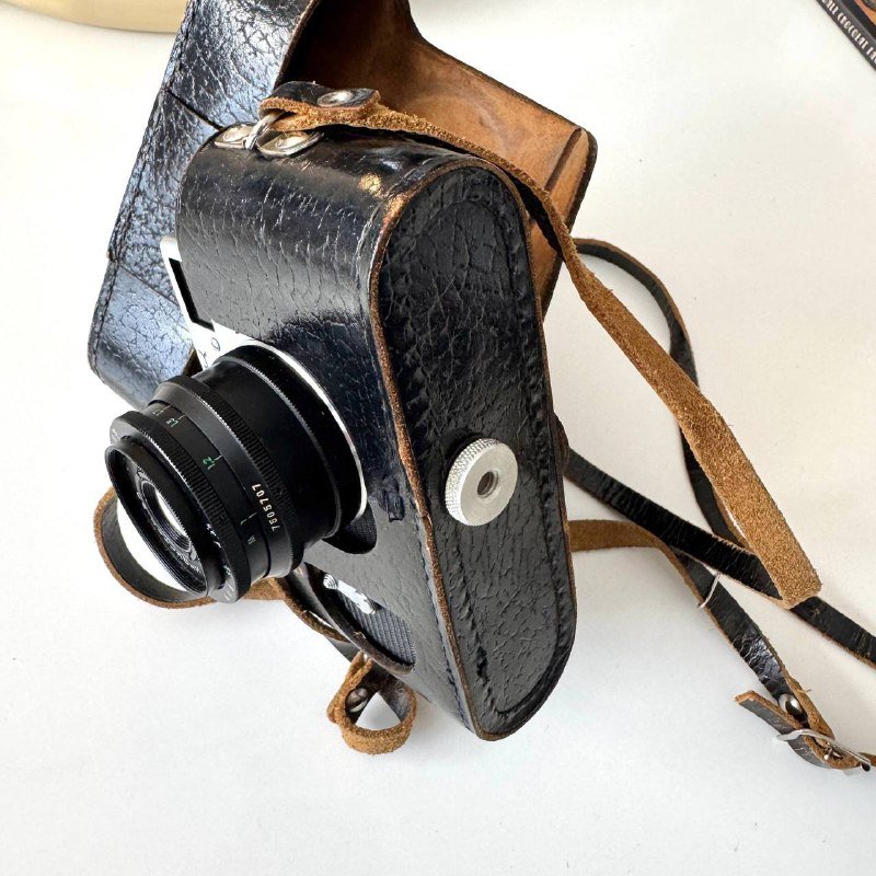 Винтажный фотоаппарат Зоркий-4К, пленки, книги в подарок 3