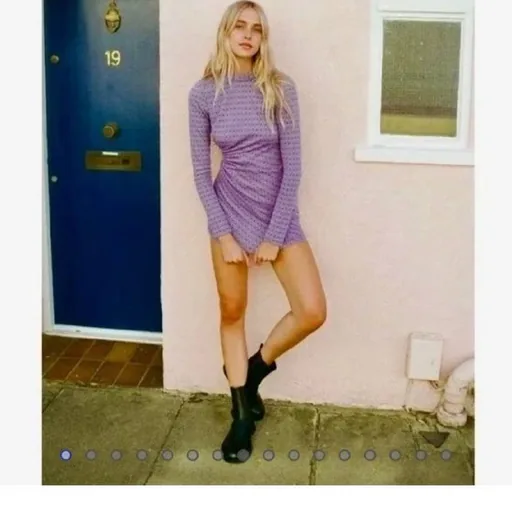 Платье Zara с боковым вырезом и открытой спиной