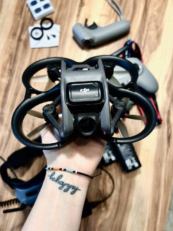 DJI AVATA PRO VIEW COMBO FPV drone with accessories 2