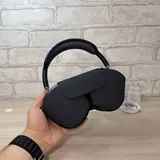 iPhone 14 Pro, AirPods Max 6