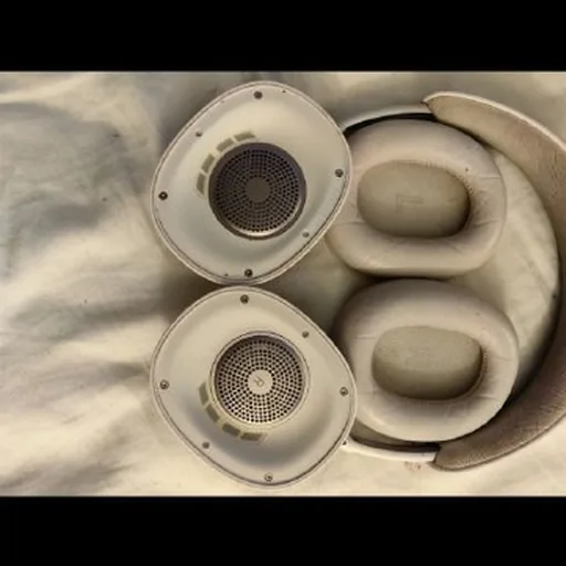 Cayin N7, Bang & Olufsen Beoplay H95