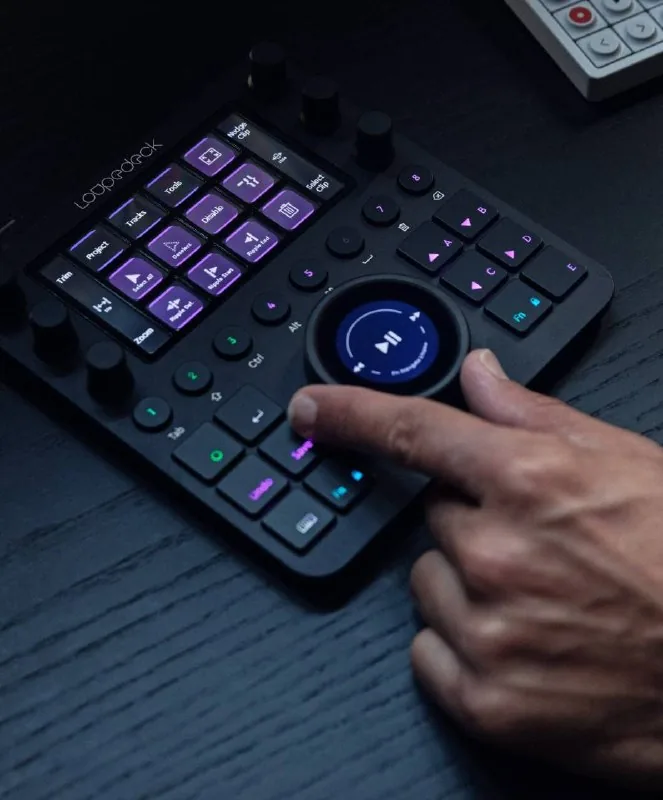 Loupedeck CT контроллер для Lightroom и Premiere 1