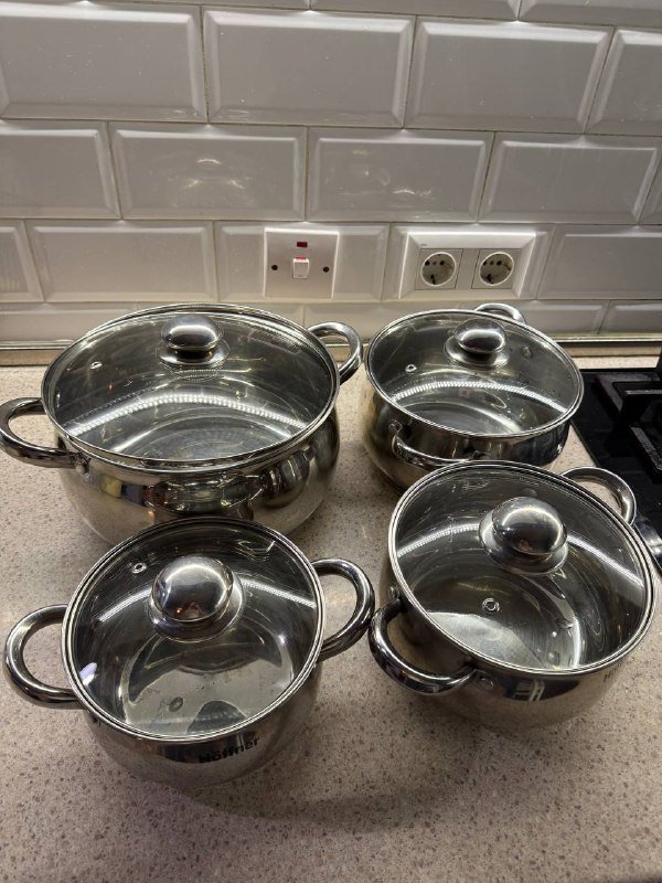 Сковорода, набор кастрюль, надувной матрас, пледы, коврики, стеллаж, корзина, подушки 2