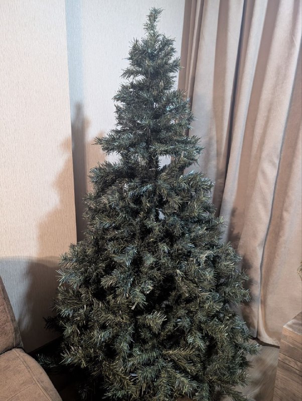 Елка новогодняя 180 см с игрушками и гирляндами