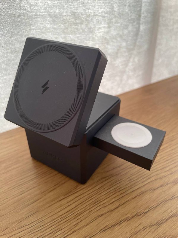 Чехлы iPhone 13 Pro Silicone, Leather, Max и беспроводное устройство