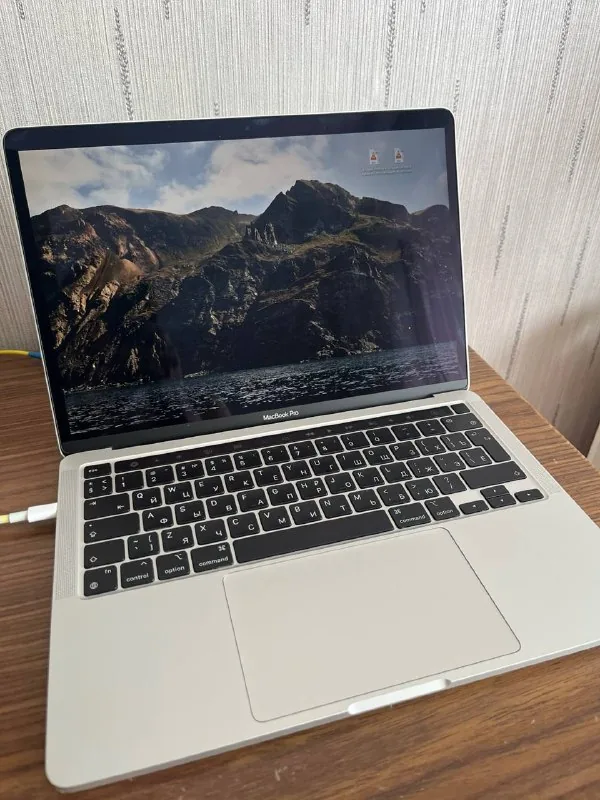 Apple MacBook Pro M1 1