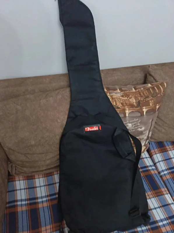 Fender case for electric guitar 1