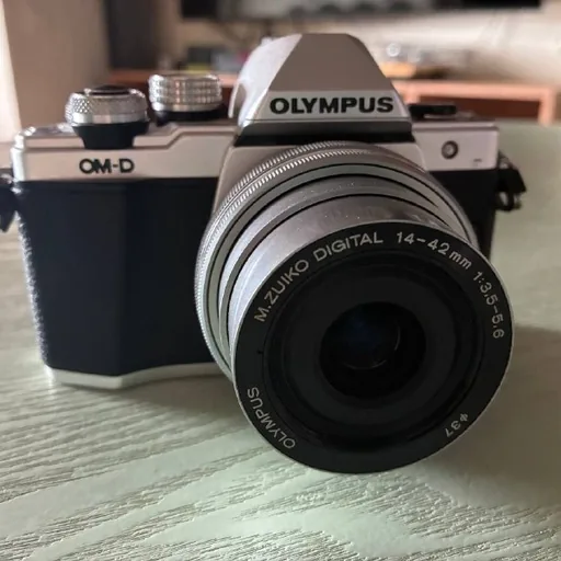 Камера Olympus OM-D E-M10 Mark II с объективом 14-42mm EZ