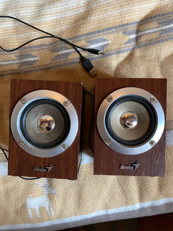 Компактные деревянные USB-колонки Genius SP-HF280