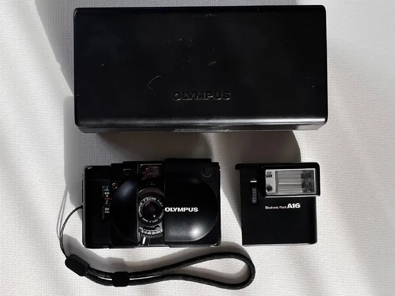 Olympus XA + A16 Flash 1