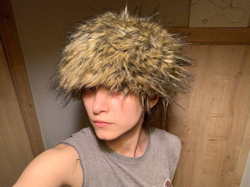 Меховая шапка, джинсовая панама, кожаная кепа 3