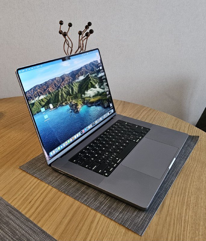 MacBook Pro 16 M2 2023 16GB RAM 512GB SSD