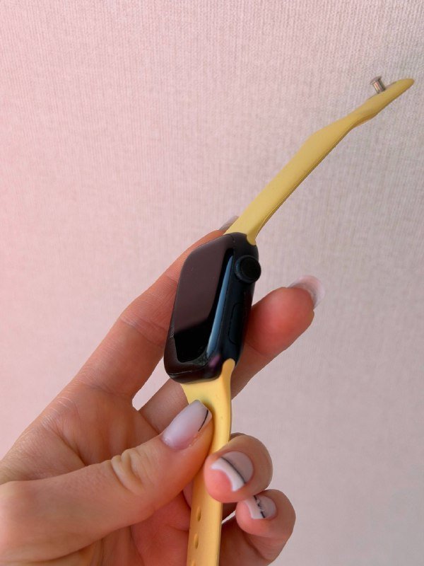 Apple Watch 8 41 с двумя ремешками 3