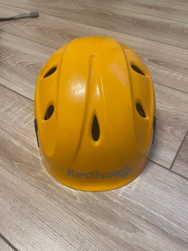 Туристическое снаряжение, карабины, веревки, рюкзак, палки, шлем 6