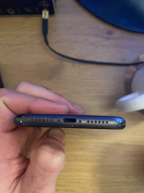 IPhone 11 64GB черного цвета 6