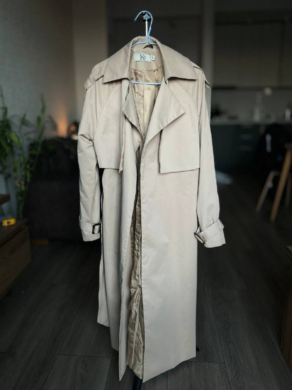 Тренч, кардиган, пиджак, костюм, майка, свитшот, леггинсы, платье