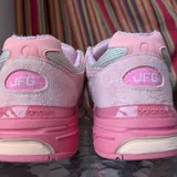 Женские кроссовки New Balance 993 4