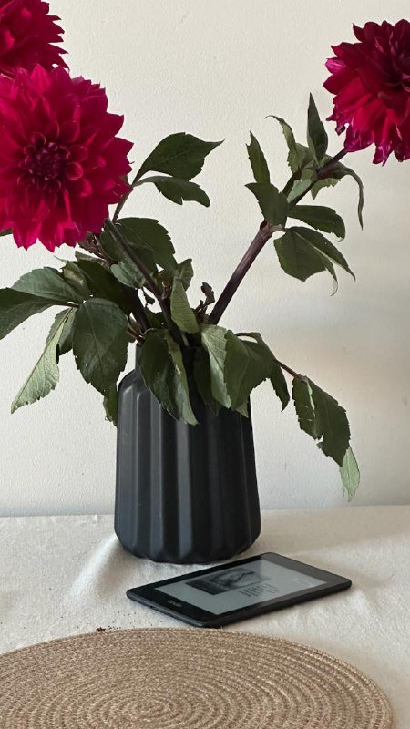 Кресло офисное, Кроссовки Nike, Ваза минималистичная 3