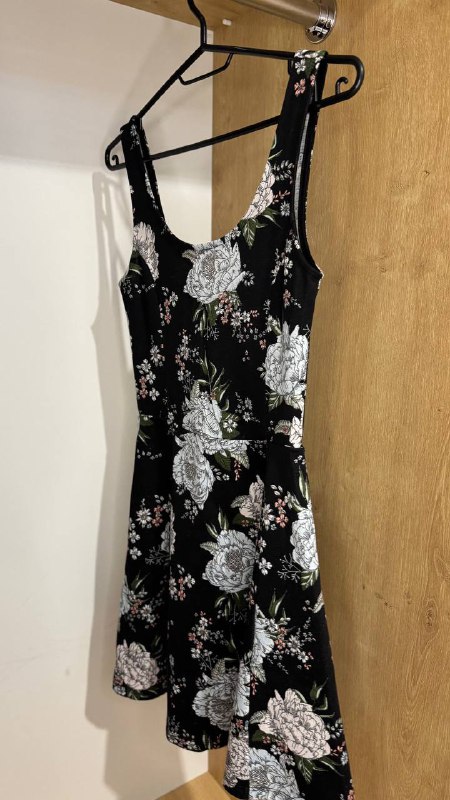 Платья H&M размер S 4