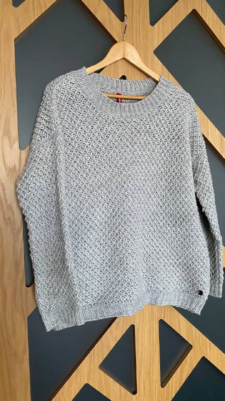 Свитер женский размер М