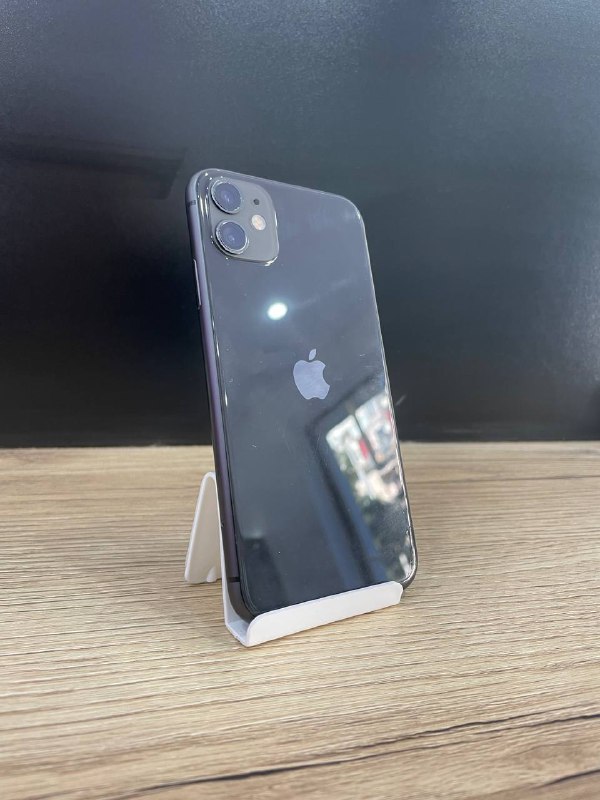 iPhone 12 Pro 128GB Blue, iPhone 11 128GB Black 4