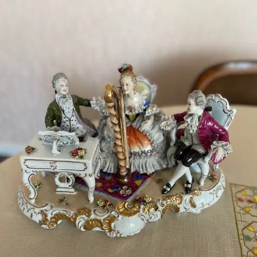Фигурка ГДР