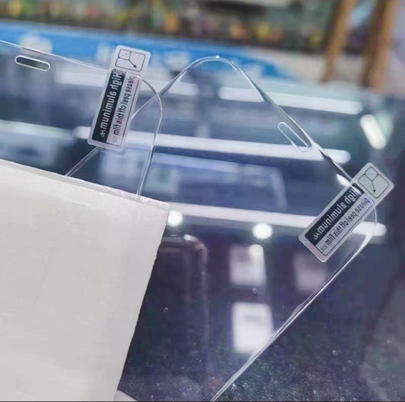 Защитное стекло на iPhone 13-17 серии