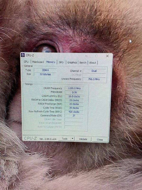 Компьютер с монитором, мышью и креслом 8