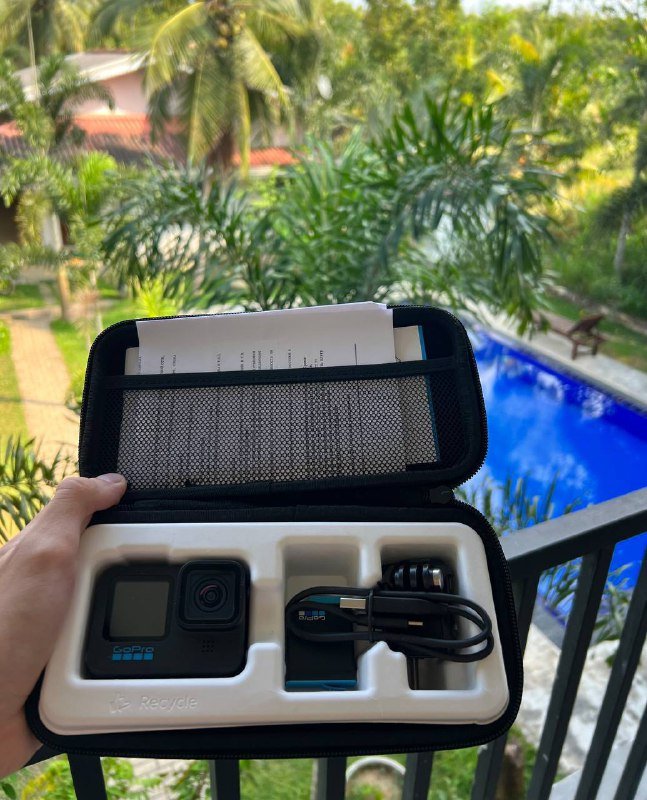 GoPro Hero 10 Black с комплектом креплений и картой памяти