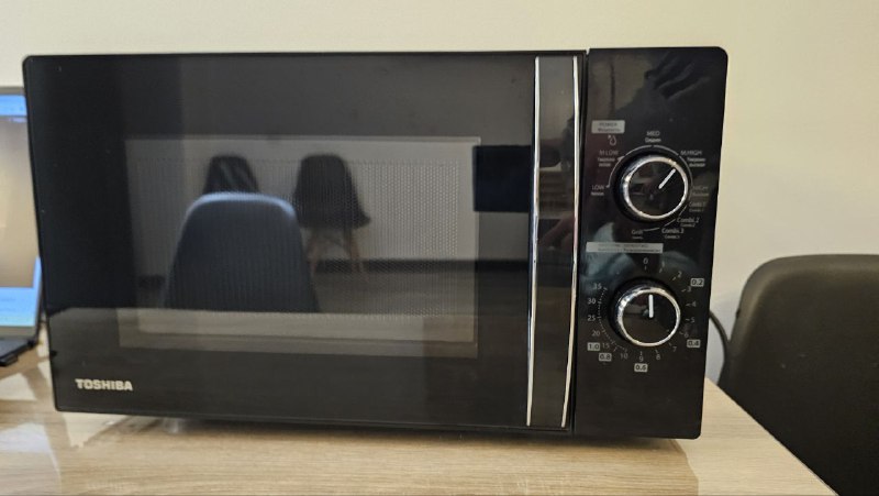 Микроволновая печь Toshiba в прекрасном состоянии 2