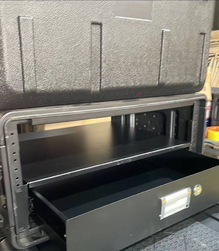 Пластиковый кейс 4U для музыкального оборудования 2