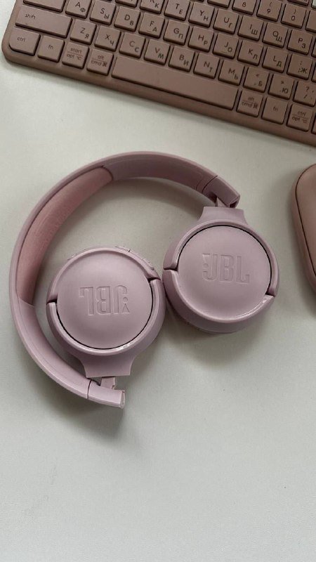 клавиатура HyperX Alloy Elite 2, наушники JBL Tune 510BT, мониторы Philips и AOC 3