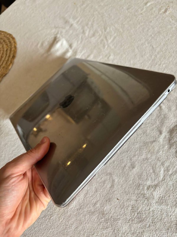 MacBook Air 13” 2020 (Space Gray) 4