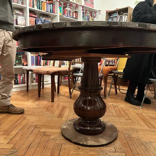 Винтажный стол под реставрацию