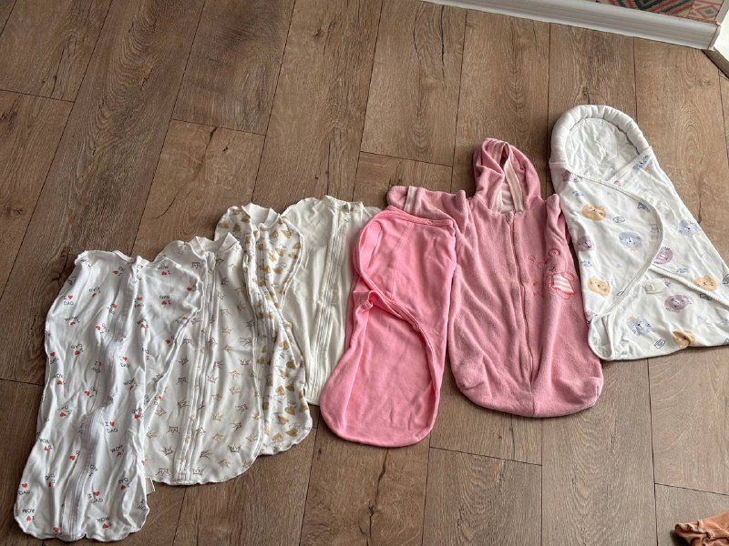 Детские вещи для новорожденных до 4 месяцев, комбинезоны, бодики, носки, шапочки 2