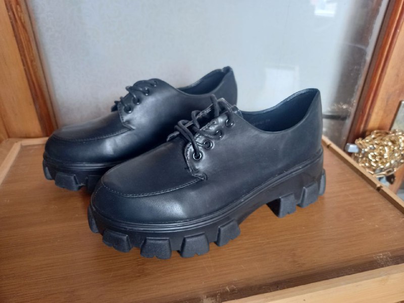 Кроссовки Under Armour 40,5 размера 8